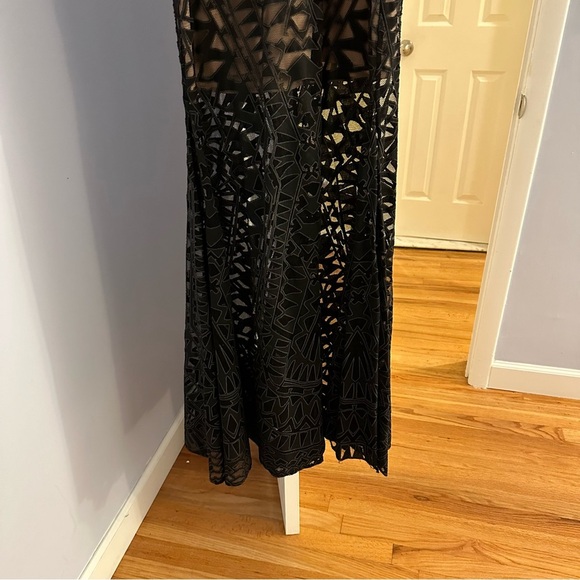 BCBGMAXAZRIA Maranda Burnout Black Lace
Dress Gown Fit Flare Size 0 - Picture 10 of 13